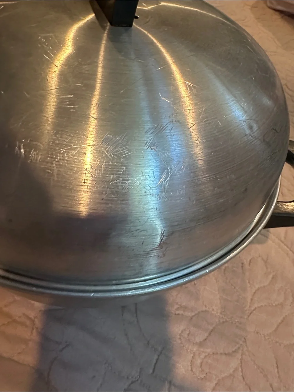 Stainless-Look Aluminum bun warmer with Lid and Insert - Silver